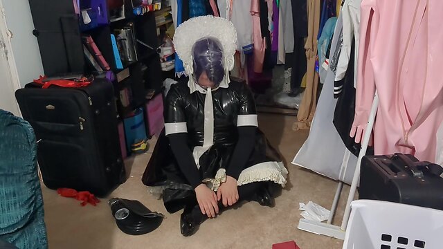 Pvc crossdresser breathplay fun with gasmask bagging