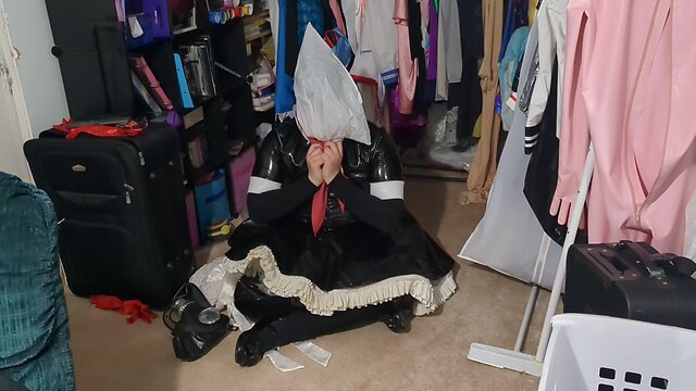 Pvc crossdresser breathplay fun with gasmask bagging