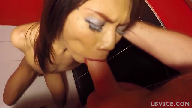 Kim the transvestite gives a cocksucking and gets pissed on