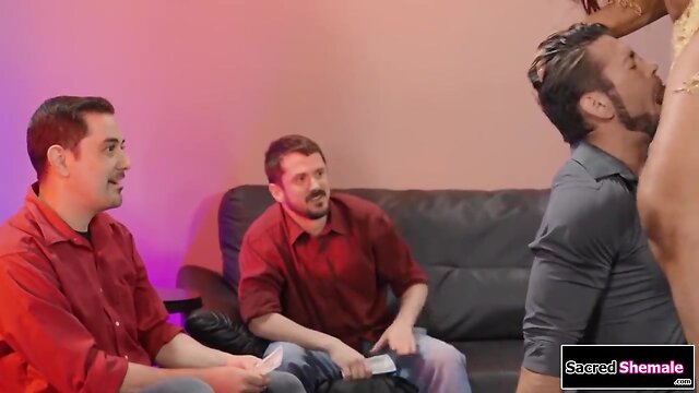 Fiance barebacks latin trans jessy dubai in front of cuckold