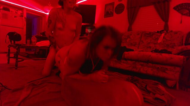 Hot & Sexy Goth Amateur`s Crazy Anal Action: Mistress Cyanide Unleashed!