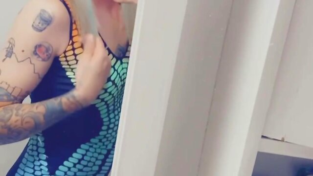 Dancing in a bodycon dress