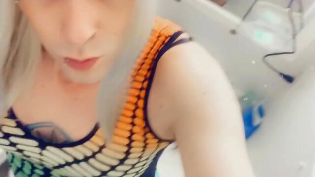 Dancing in a bodycon dress