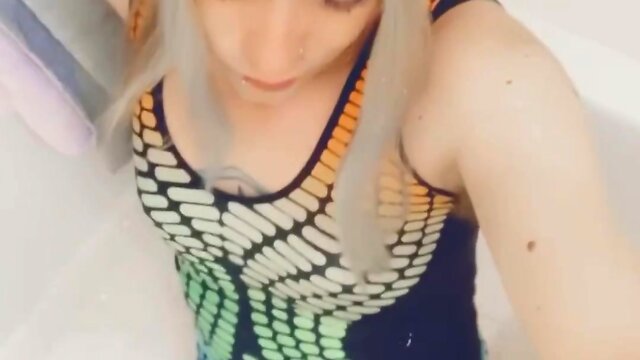 Dancing in a bodycon dress