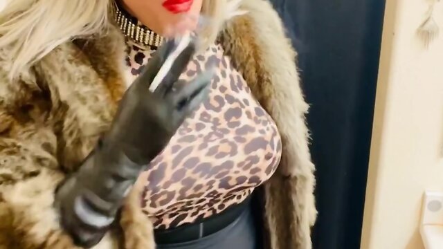 Marilyn supermodel smoking fetish