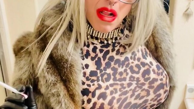 Marilyn supermodel smoking fetish