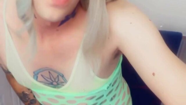 Fishnet lingerie: a sexy look