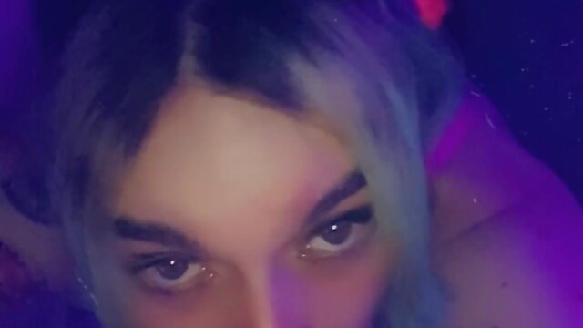 Vibrant rave goer wants to jam