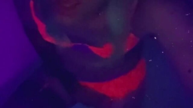 Vibrant rave goer wants to jam