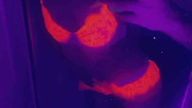 Vibrant rave goer wants to jam