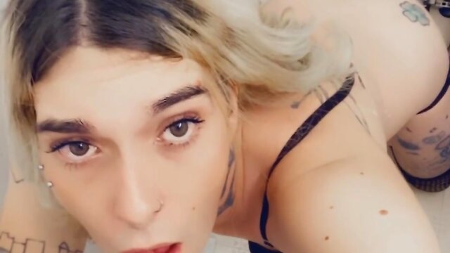 Cheetah print bikini-wearing woman opens legs for fucking