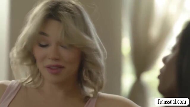 Ebony woman receives intimate pleasure from shemale