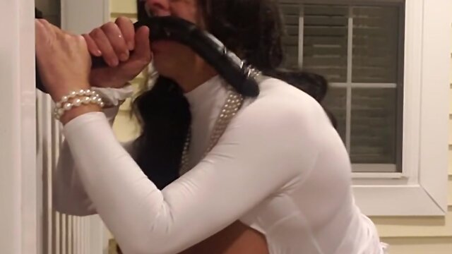 Deedeeslut69 confronts horse cock