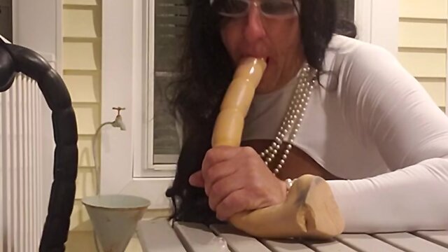 Deedeeslut69 confronts horse cock