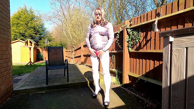 Kellycd crossdressing and masturbating outdoors with cumshot