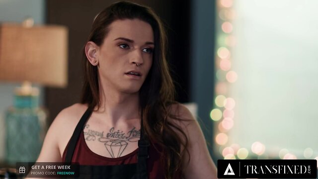 Jenna Creed Gets Fucked Bareback with Huge Cumshots