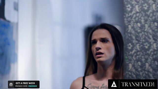 Jenna Creed Gets Fucked Bareback with Huge Cumshots