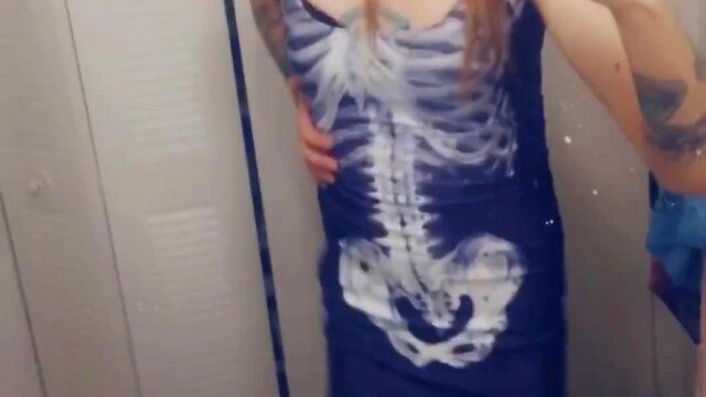 Gothic gamer seeks fun