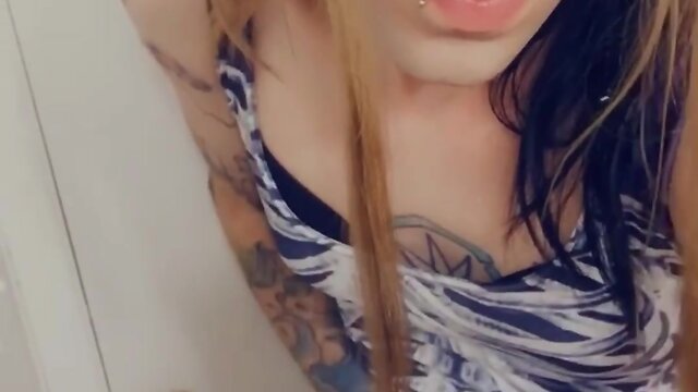 Gothic gamer seeks fun