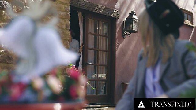 Korra del rio transfixes petite lesbian with best sloppy toppy ever!