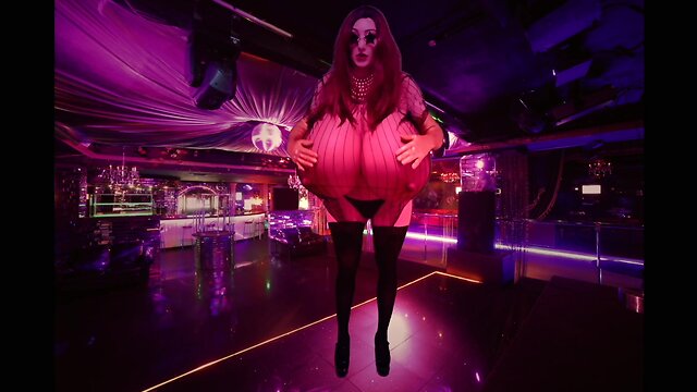 Juggsy female masker z cup stripper