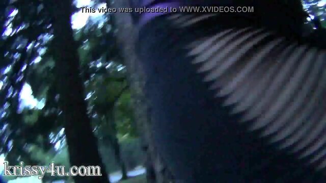 Krissy4u exposes themself and experiences pleasure with a stranger.