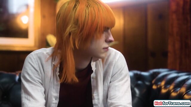 Transgender jean hollywood has an intimate session with a therapist