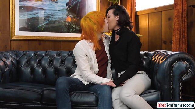 Transgender jean hollywood has an intimate session with a therapist