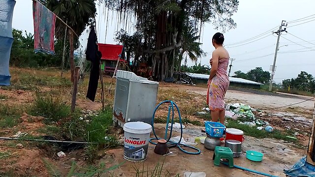 Fn032: taking a shower