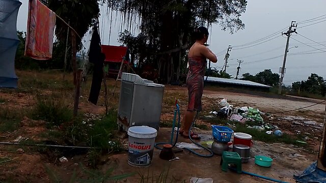 Fn032: taking a shower