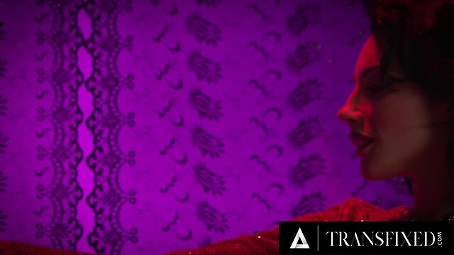 Kenzie anne twerks her bubble butt on ariel demures rock hard trans dick!