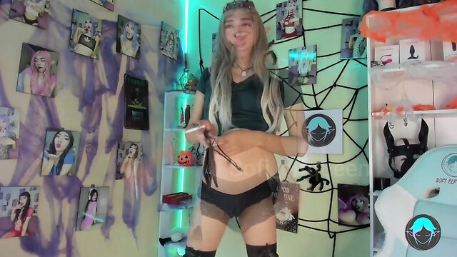 Halloween episode 20 - dark queen smoke dance