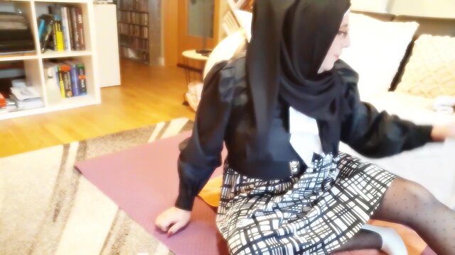 Sissyhijab doll has fun on day off