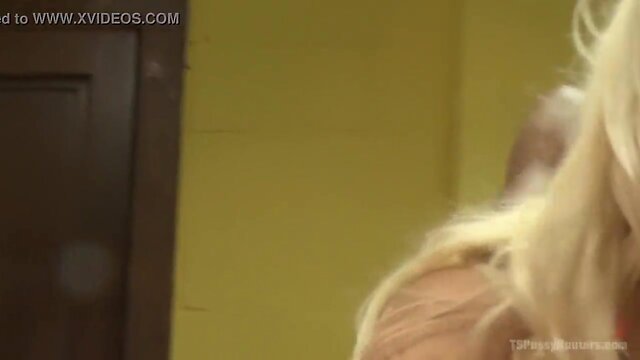 Transslave.com - tranny maid and woman on kitchen table