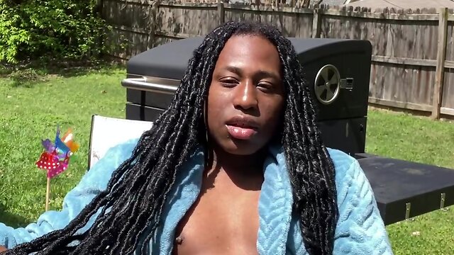 Perform for you, daddy: sit back and enjoy!