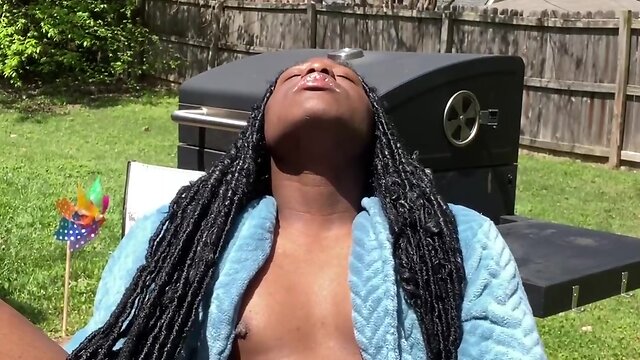 Perform for you, daddy: sit back and enjoy!