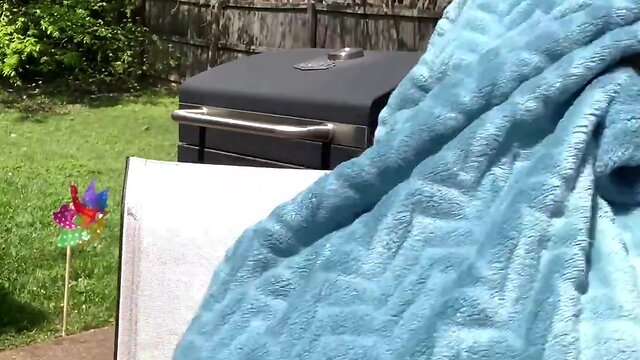 Perform for you, daddy: sit back and enjoy!