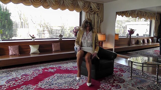 Business style tight skirts fashion show