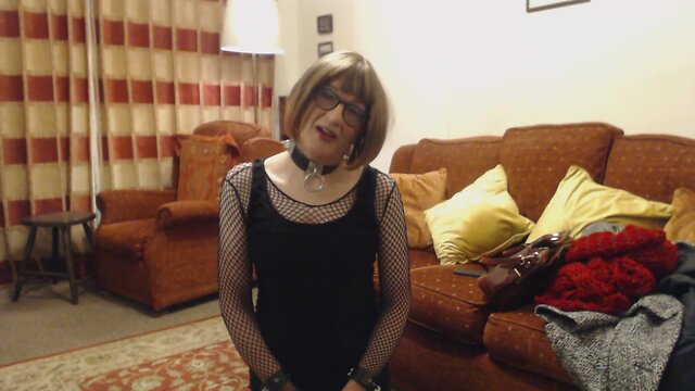 Sissy in sexy outfit reunites with master