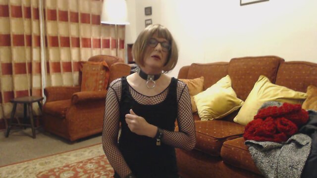 Sissy in sexy outfit reunites with master