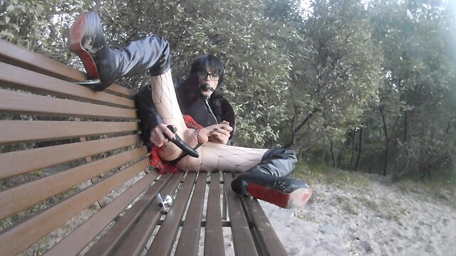 Sissyslut self-pleasuring in the park