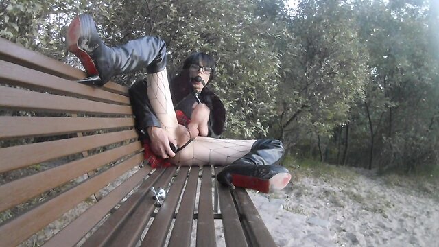 Sissyslut self-pleasuring in the park