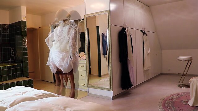 Naughty fashion show: an appetiser for my backside