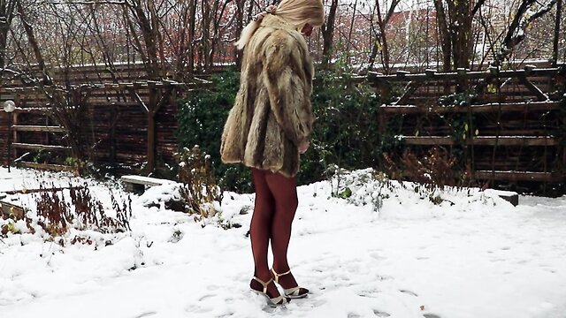 Dressing up in fur, silk, and satin, spanking, and cumshot inevitable.