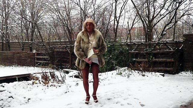 Dressing up in fur, silk, and satin, spanking, and cumshot inevitable.