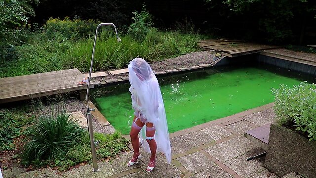 Sissy bride masturbation