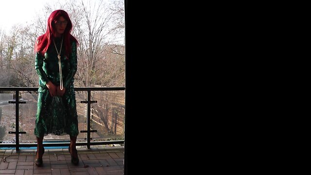 Cumshot of a plugged woman