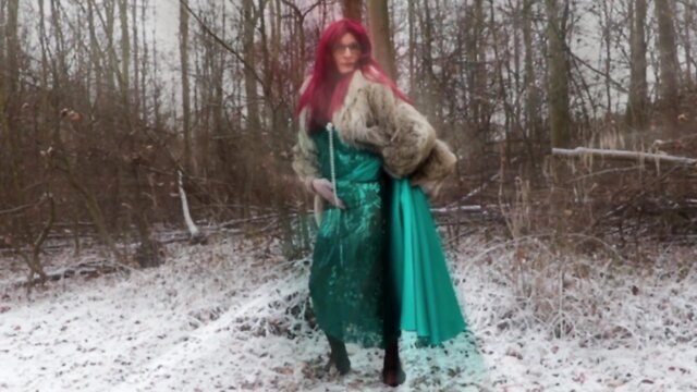 Cumshot of a plugged woman