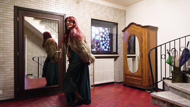 Cumshot of a plugged woman