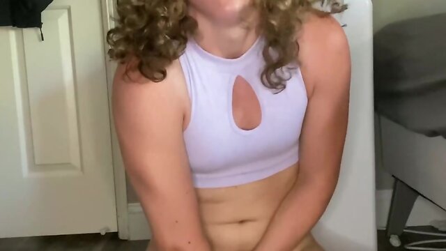Workout and cumshot in nike pros